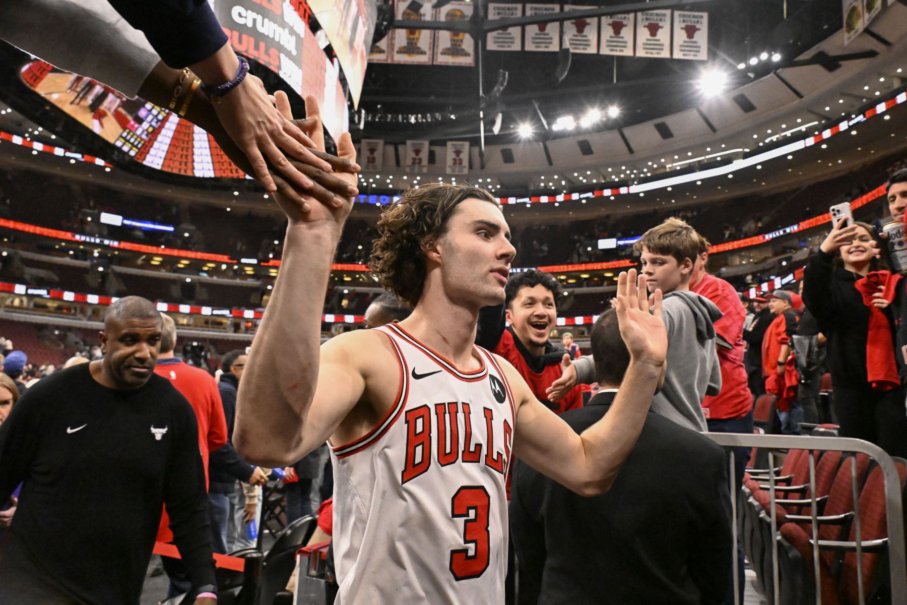 Комментарий Bulls: Гиди, скорее всего, вернется в игру против «Джаз», а повышение Коби Уайта сомнительно.