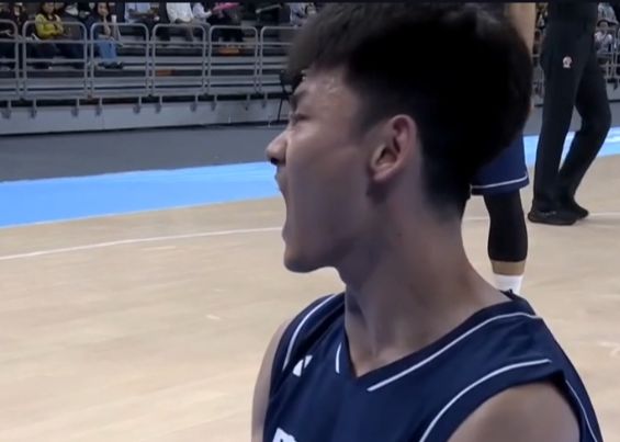 Важный вклад в победу провинции Гуандун! Сюй Цзе и Ван Руизе в сумме набрали 56 очков, 14 подборов и 6 передач.