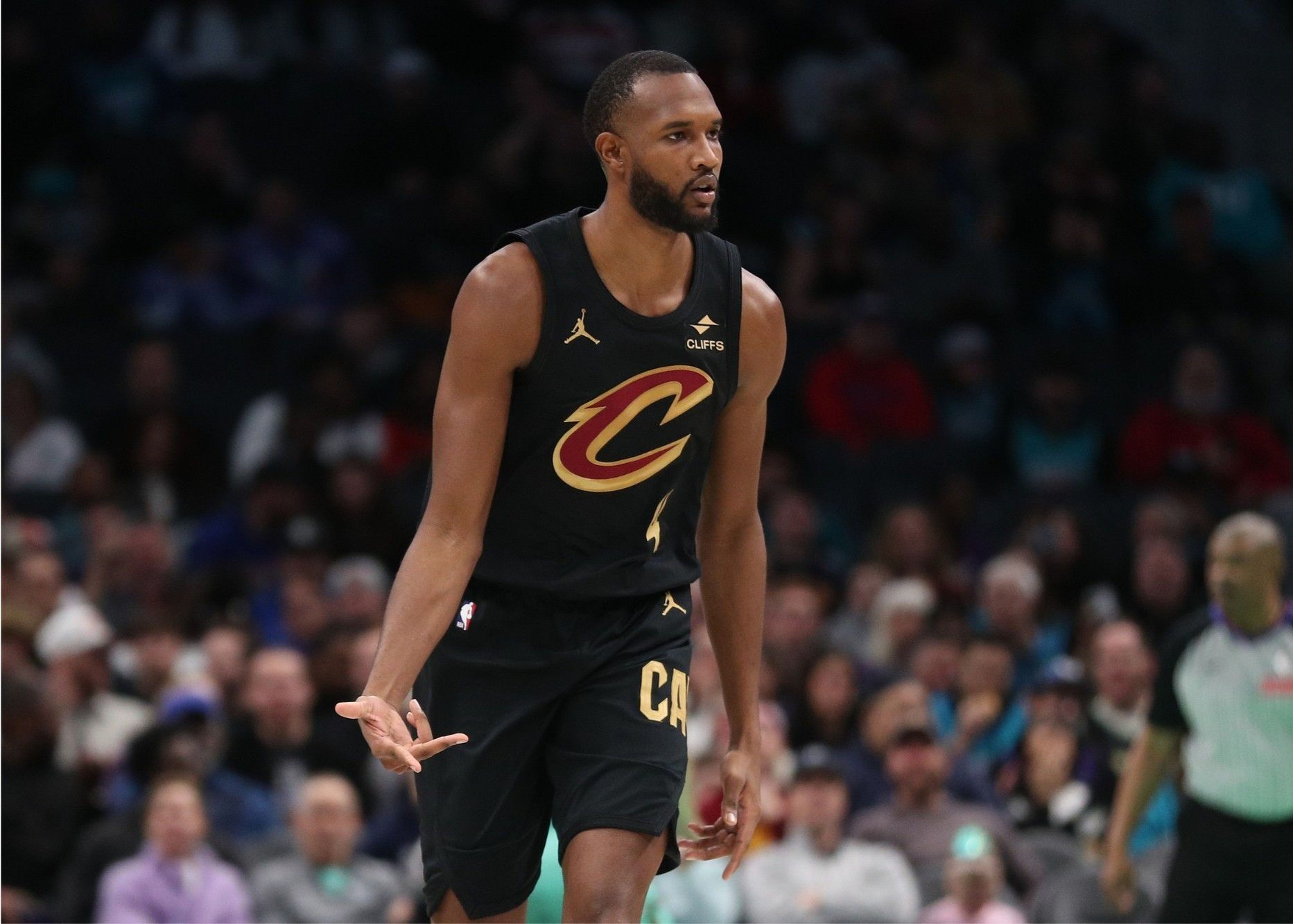 Мобли забил 3+ трёхочковых и отправил 3+ блок-шота за одну игру. Рекорд «Кавальерс» составил 6 побед и 0 поражений.