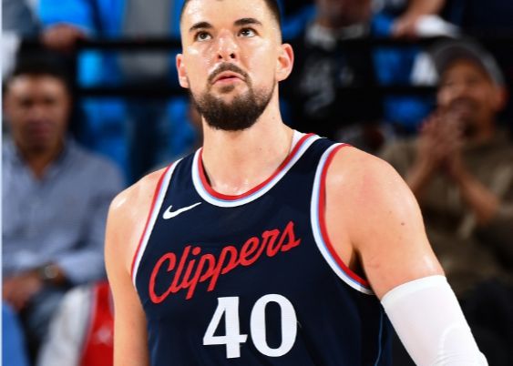 Два помощника вокруг Хардена! Зубац и Богда в сумме набрали 48 очков, 14 подборов и 5 передач.